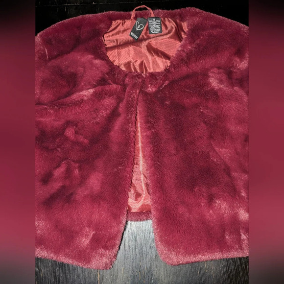 Windsor Burgundy Faux Fur Bolero Jacket. Size M EUC. - Picture 2 of 6